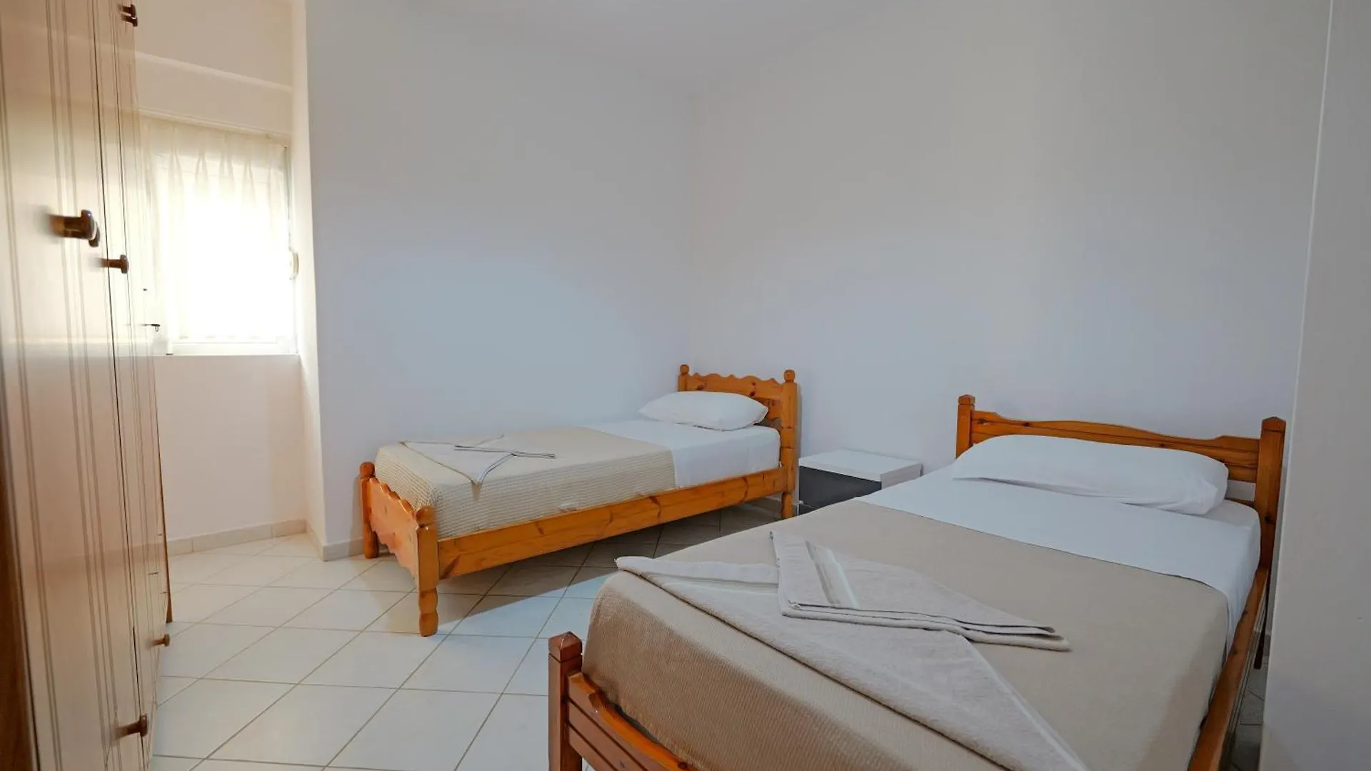 Beachside Modern Apartments Sarande