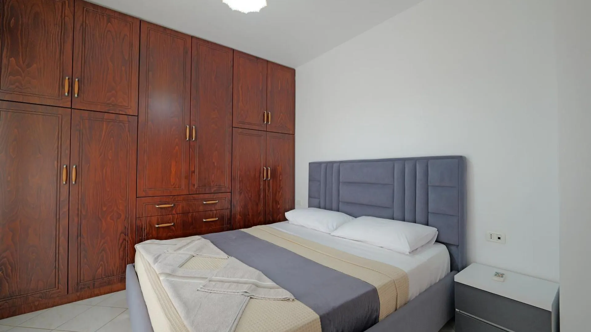 Beachside Modern Apartments Sarande 0*,